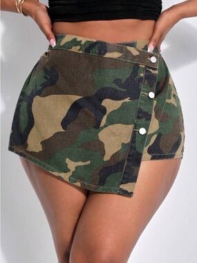 SHEIN Green Camo Asymmetrical Button Skort